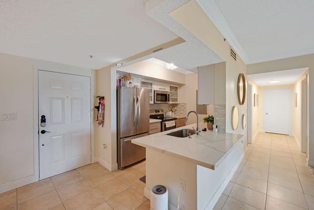 231 SW 116TH Avenue 19208, Pembroke Pines, FL 33025