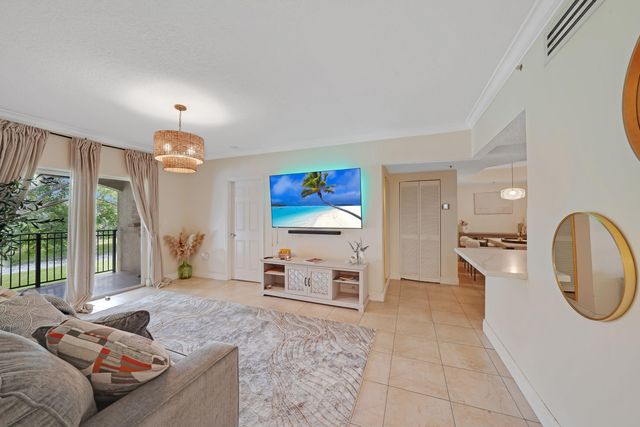 231 SW 116TH Avenue 19208, Pembroke Pines, FL 33025