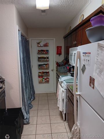 4901 S Hickory Avenue, Broken Arrow, OK 74011