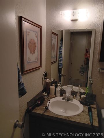 4901 S Hickory Avenue, Broken Arrow, OK 74011