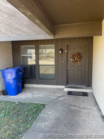 4901 S Hickory Avenue, Broken Arrow, OK 74011