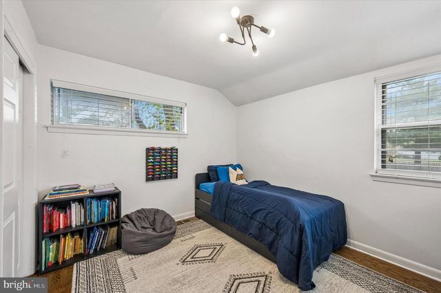 2920 LARKSPUR LN, Secane, PA 19018