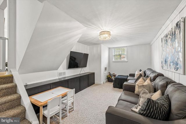 2920 LARKSPUR LN, Secane, PA 19018