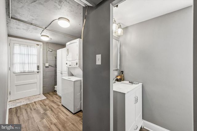 2920 LARKSPUR LN, Secane, PA 19018