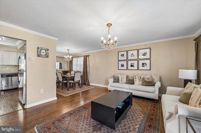 2920 LARKSPUR LN, Secane, PA 19018