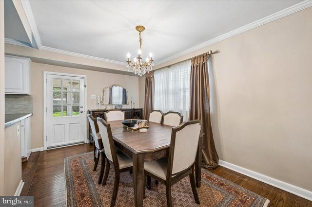 2920 LARKSPUR LN, Secane, PA 19018