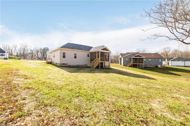 129 Legacy Lane, Eden, NC 27288