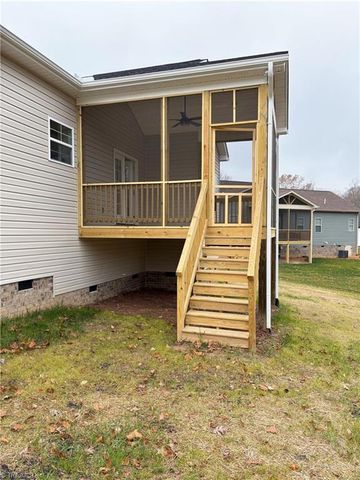 129 Legacy Lane, Eden, NC 27288
