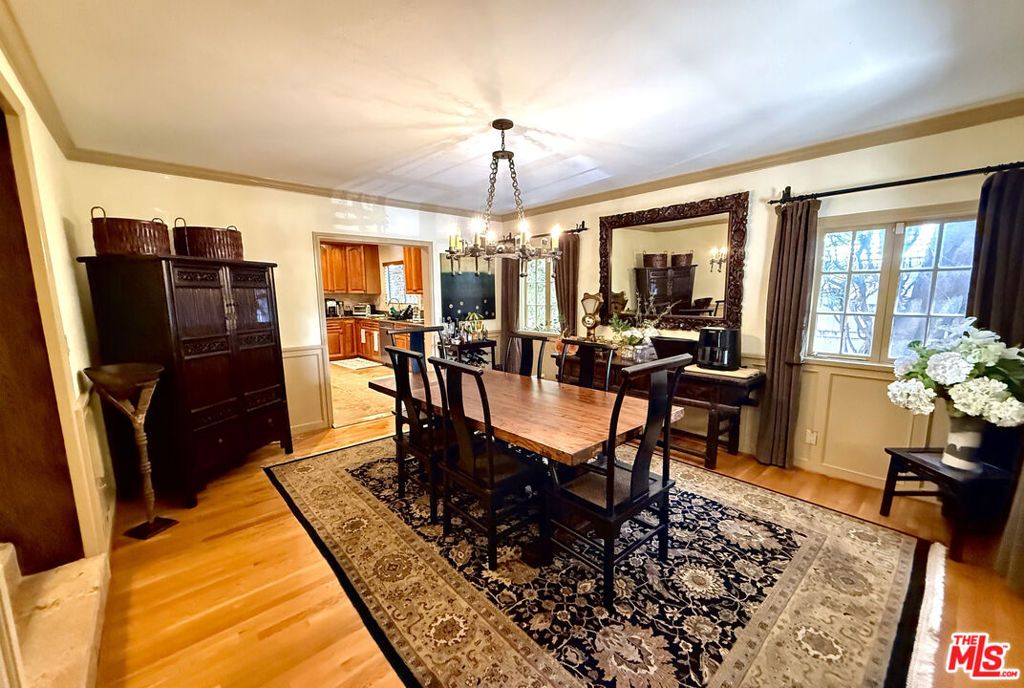 Image 7 of property listing at 524 N Bedford Drive, Beverly Hills, CA 90210