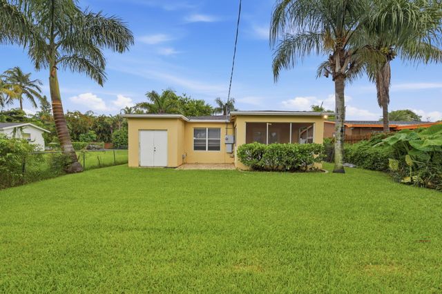 939 CHARLES Street, West Palm Beach, FL 33401