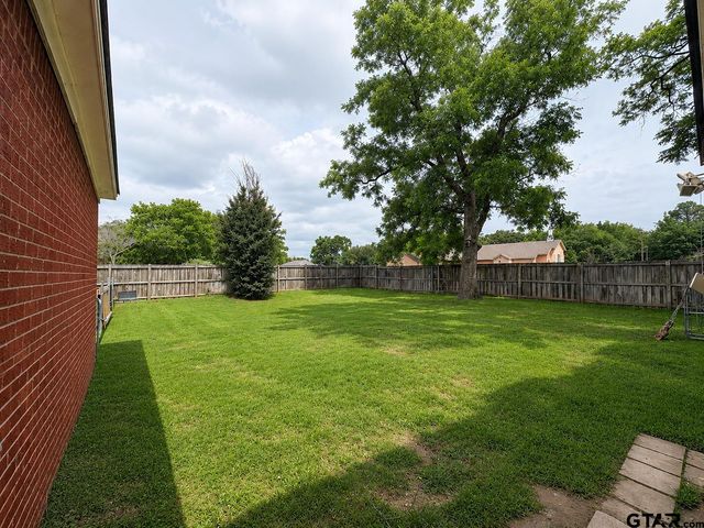 1611 N Pacific St, Mineola, TX 75773