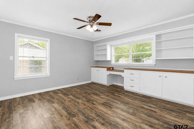 1611 N Pacific St, Mineola, TX 75773