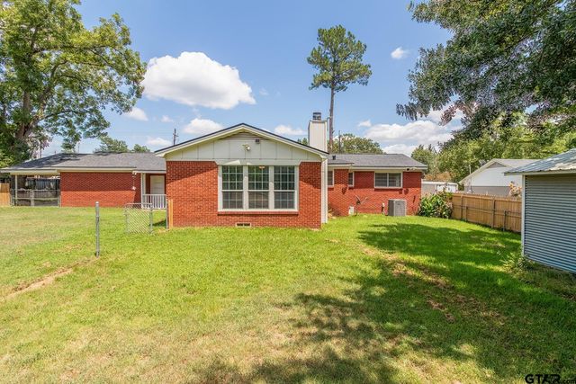 1611 N Pacific St, Mineola, TX 75773