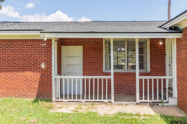 1611 N Pacific St, Mineola, TX 75773