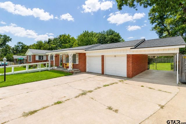 1611 N Pacific St, Mineola, TX 75773