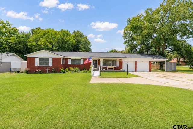 1611 N Pacific St, Mineola, TX 75773
