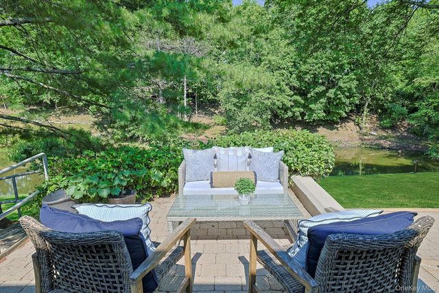 41 Murray Hill Road, Scarsdale, NY 10583