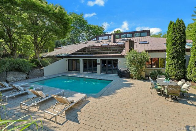 41 Murray Hill Road, Scarsdale, NY 10583