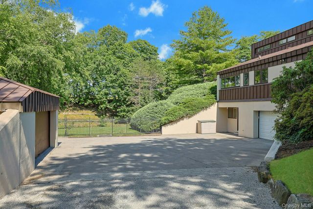 41 Murray Hill Road, Scarsdale, NY 10583