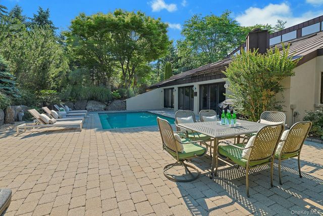 41 Murray Hill Road, Scarsdale, NY 10583