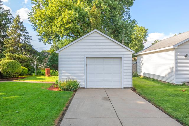 100 Burlington Street, Somonauk, IL 60552