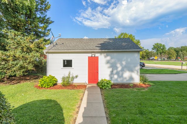 100 Burlington Street, Somonauk, IL 60552
