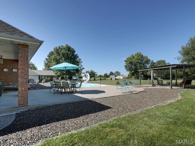 3950 County Road 329, Palmyra, MO 63461