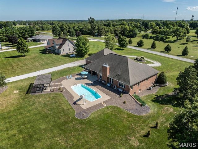 3950 County Road 329, Palmyra, MO 63461