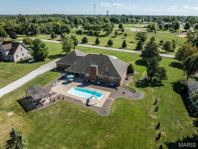 3950 County Road 329, Palmyra, MO 63461