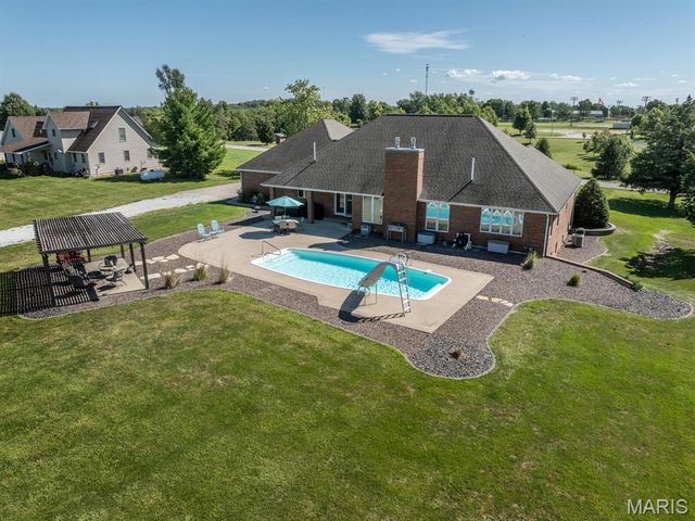 3950 County Road 329, Palmyra, MO 63461