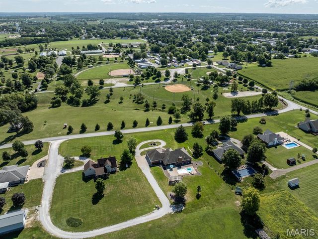 3950 County Road 329, Palmyra, MO 63461