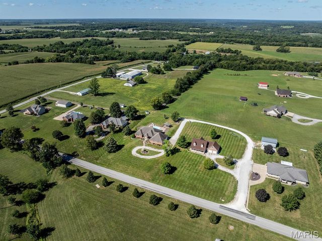 3950 County Road 329, Palmyra, MO 63461