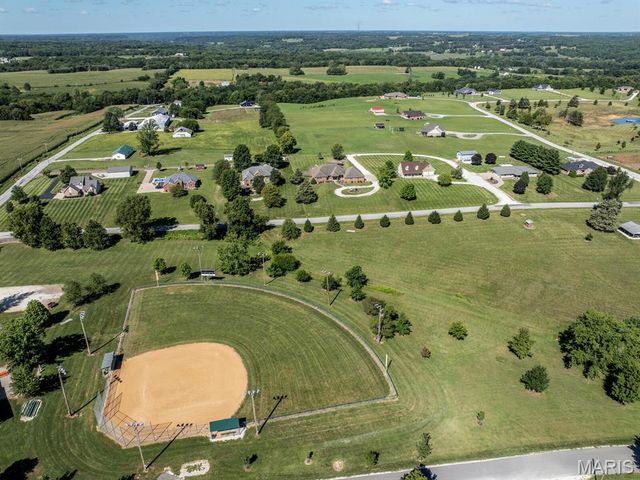 3950 County Road 329, Palmyra, MO 63461