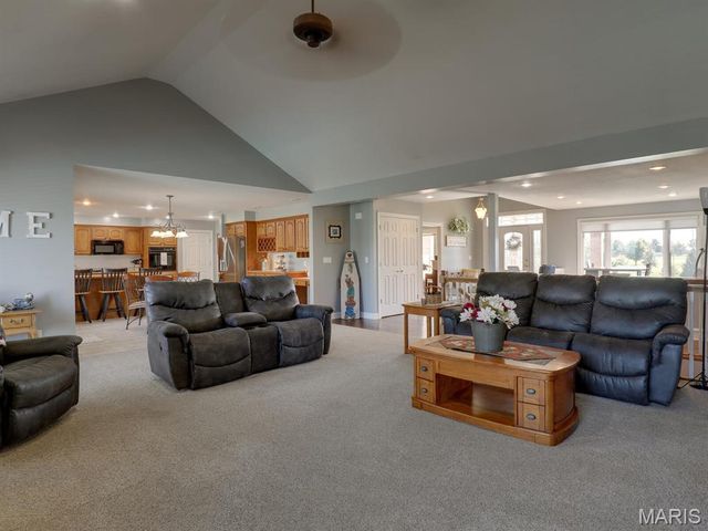 3950 County Road 329, Palmyra, MO 63461