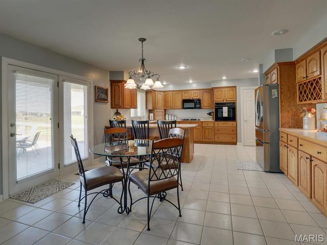 3950 County Road 329, Palmyra, MO 63461