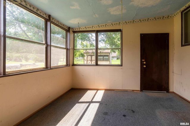 208 W PENNSYLVANIA Avenue, Pittsburg, IL 62974