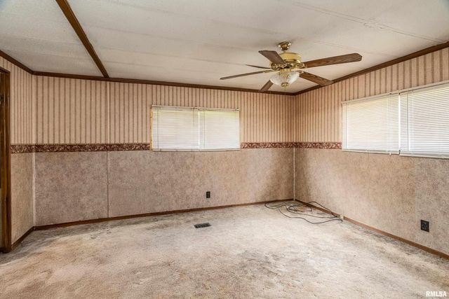 208 W PENNSYLVANIA Avenue, Pittsburg, IL 62974