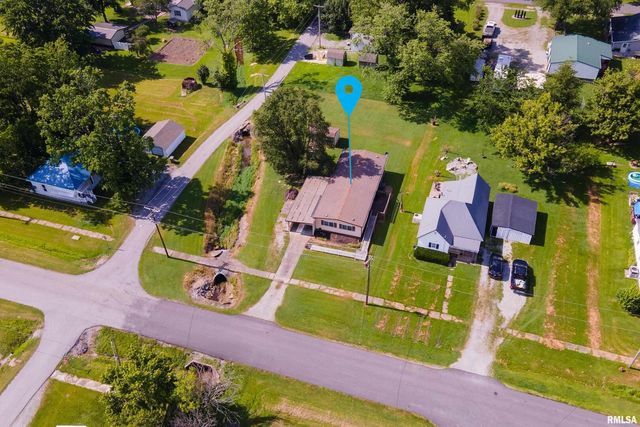 208 W PENNSYLVANIA Avenue, Pittsburg, IL 62974