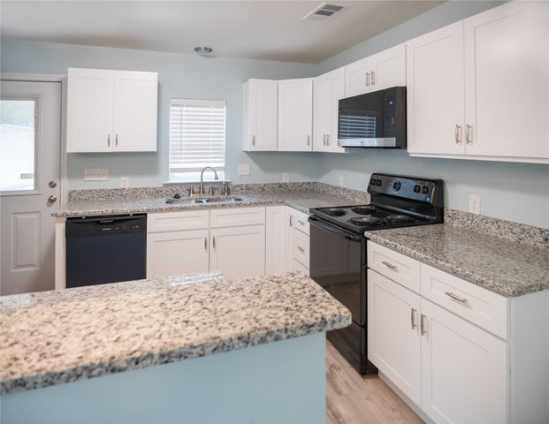 506 W 7th Street, Bonham, TX 75418