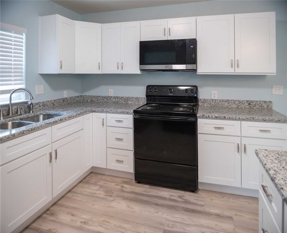 506 W 7th Street, Bonham, TX 75418