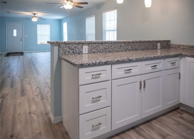 506 W 7th Street, Bonham, TX 75418
