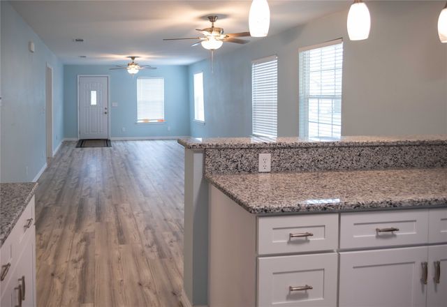 506 W 7th Street, Bonham, TX 75418