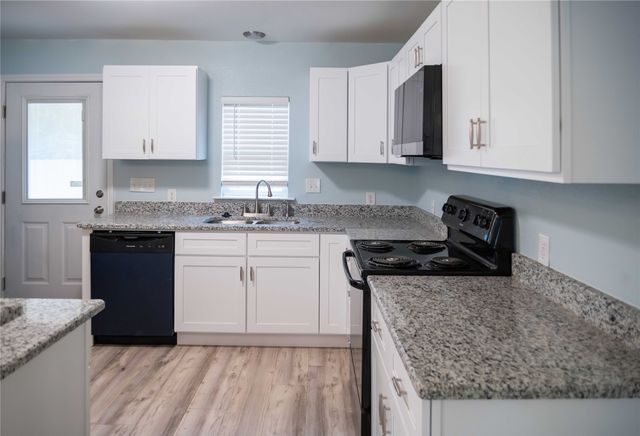 506 W 7th Street, Bonham, TX 75418