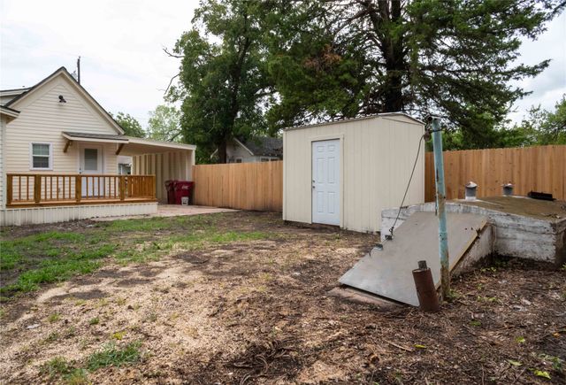 506 W 7th Street, Bonham, TX 75418