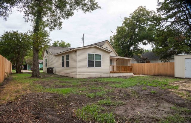 506 W 7th Street, Bonham, TX 75418