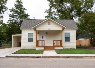 506 W 7th Street, Bonham, TX 75418