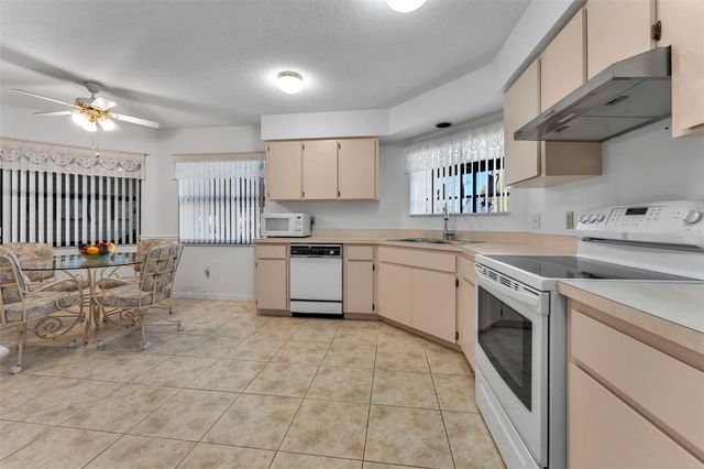 1818 PRAIRIE DUNES CIRCLE N, Lakeland, FL 33810