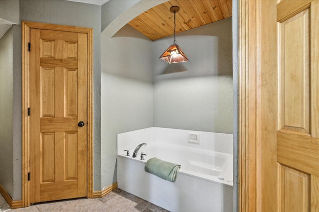 195 Meadow Hill Lane, Rogersville, MO 65742