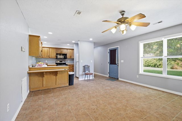 195 Meadow Hill Lane, Rogersville, MO 65742