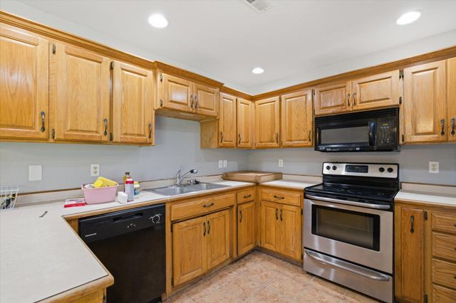 195 Meadow Hill Lane, Rogersville, MO 65742